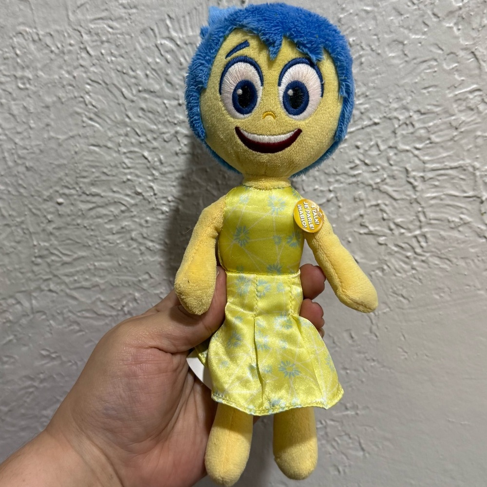 Inside Out 2 JOY Talk It Out Small Kids Toy Stuffed Plush with Sound NEW
